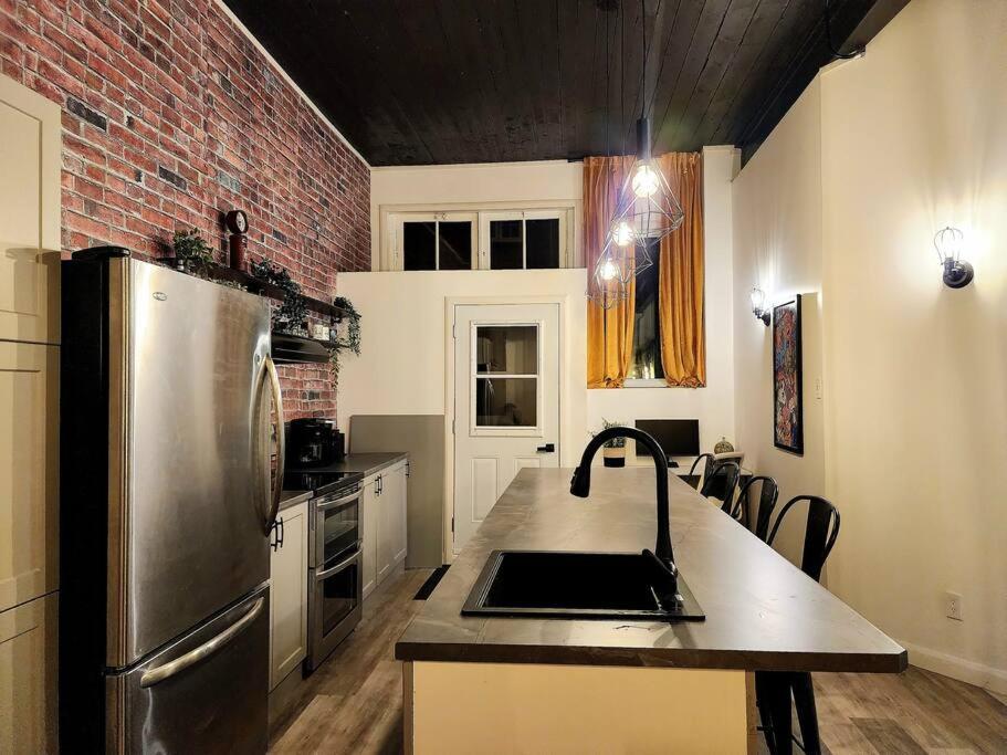 Loft Style Industriel-Centre-Ville+Parking Gratuit Québec Pokój zdjęcie