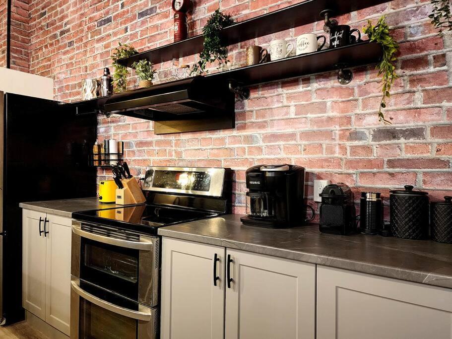 Loft Style Industriel-Centre-Ville+Parking Gratuit Québec Pokój zdjęcie
