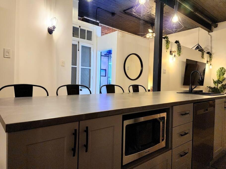 Loft Style Industriel-Centre-Ville+Parking Gratuit Québec Pokój zdjęcie