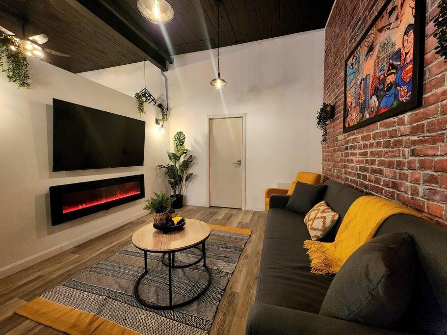 Loft Style Industriel-Centre-Ville+Parking Gratuit Québec Pokój zdjęcie